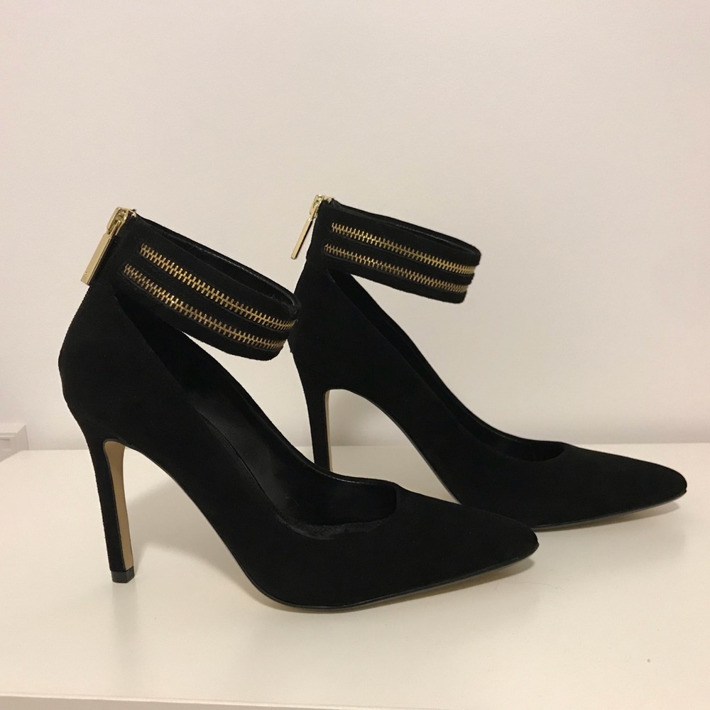 Banana Republic Black Pumps